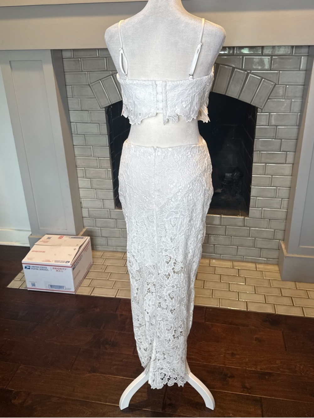 Amable Lace Cutout Midi Dress Sz Medium (read description) - NWT - Picture 7 of 8
